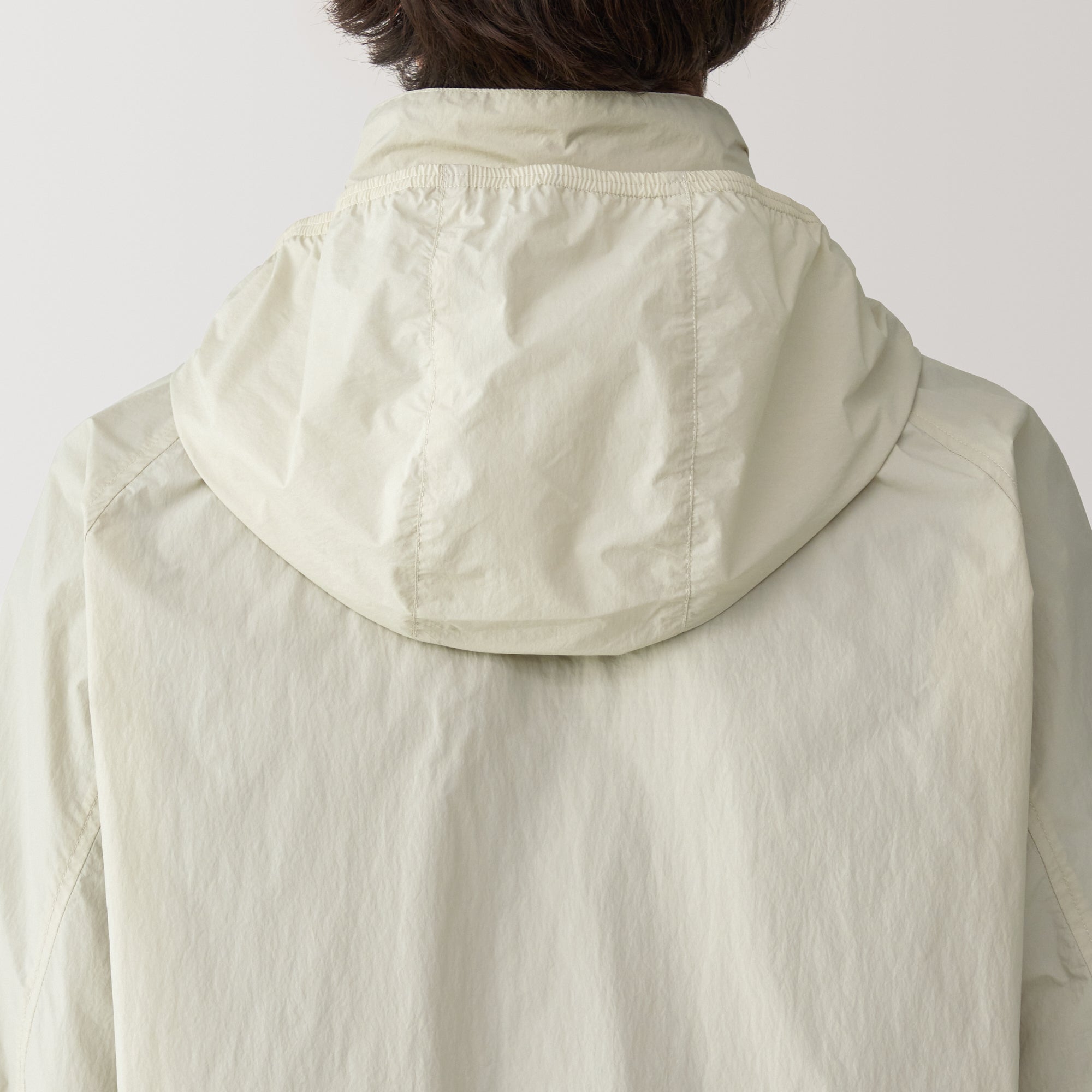 Men's Water Repellent Nylon Packable Windbreaker