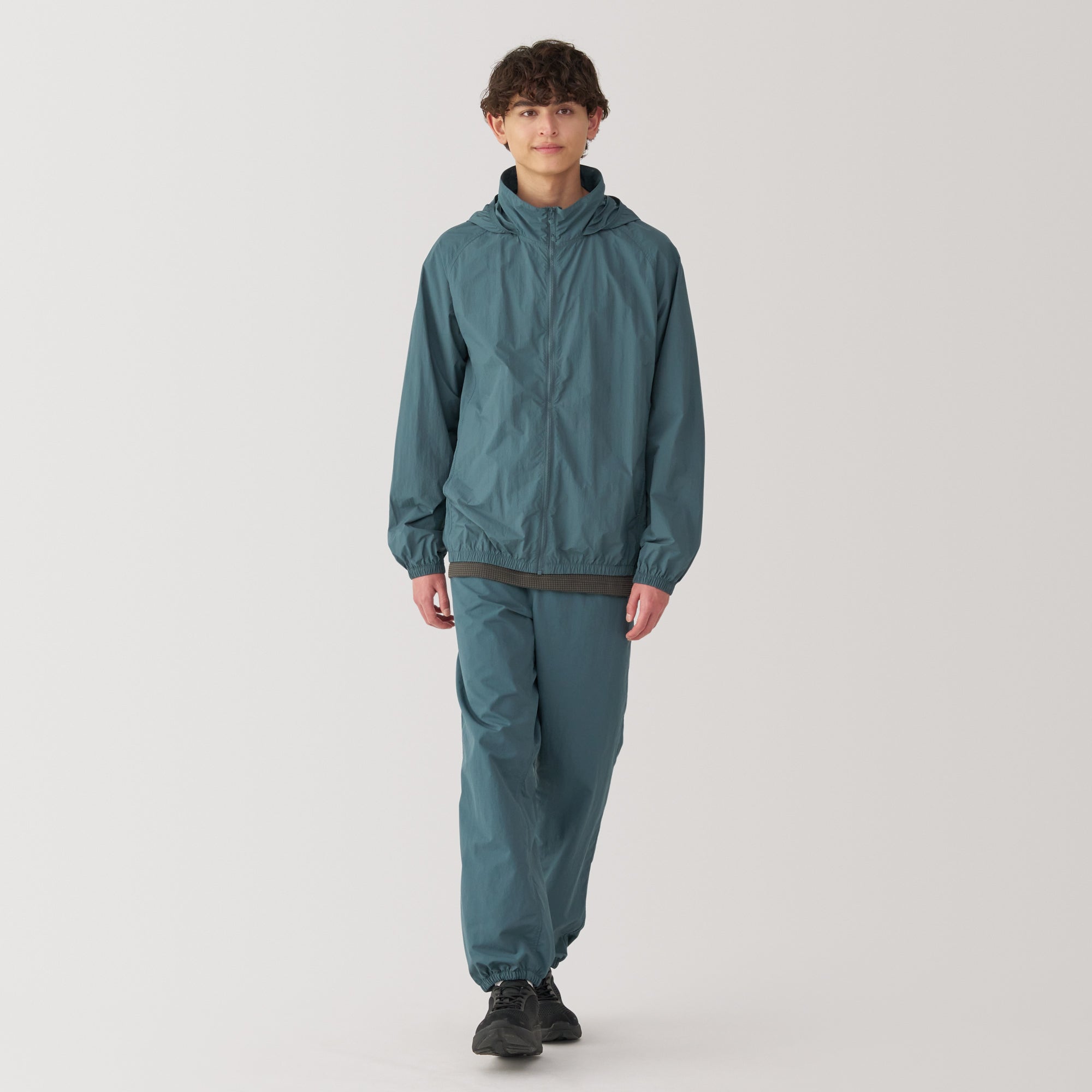 Men's Water Repellent Nylon Packable Windbreaker