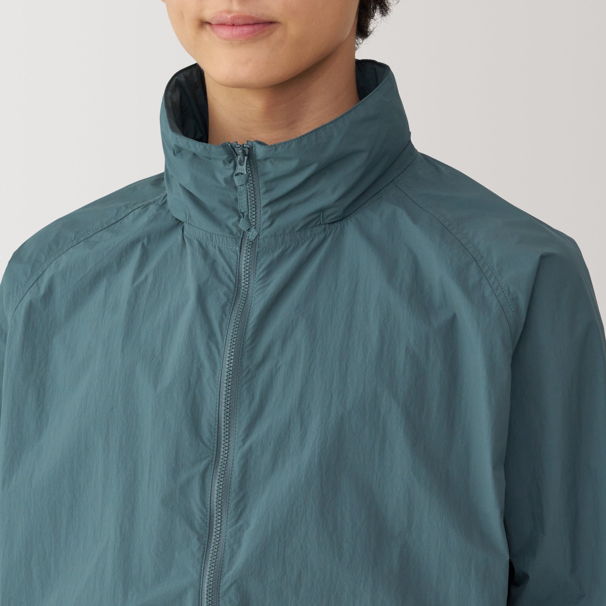 Men's Water Repellent Nylon Packable Windbreaker