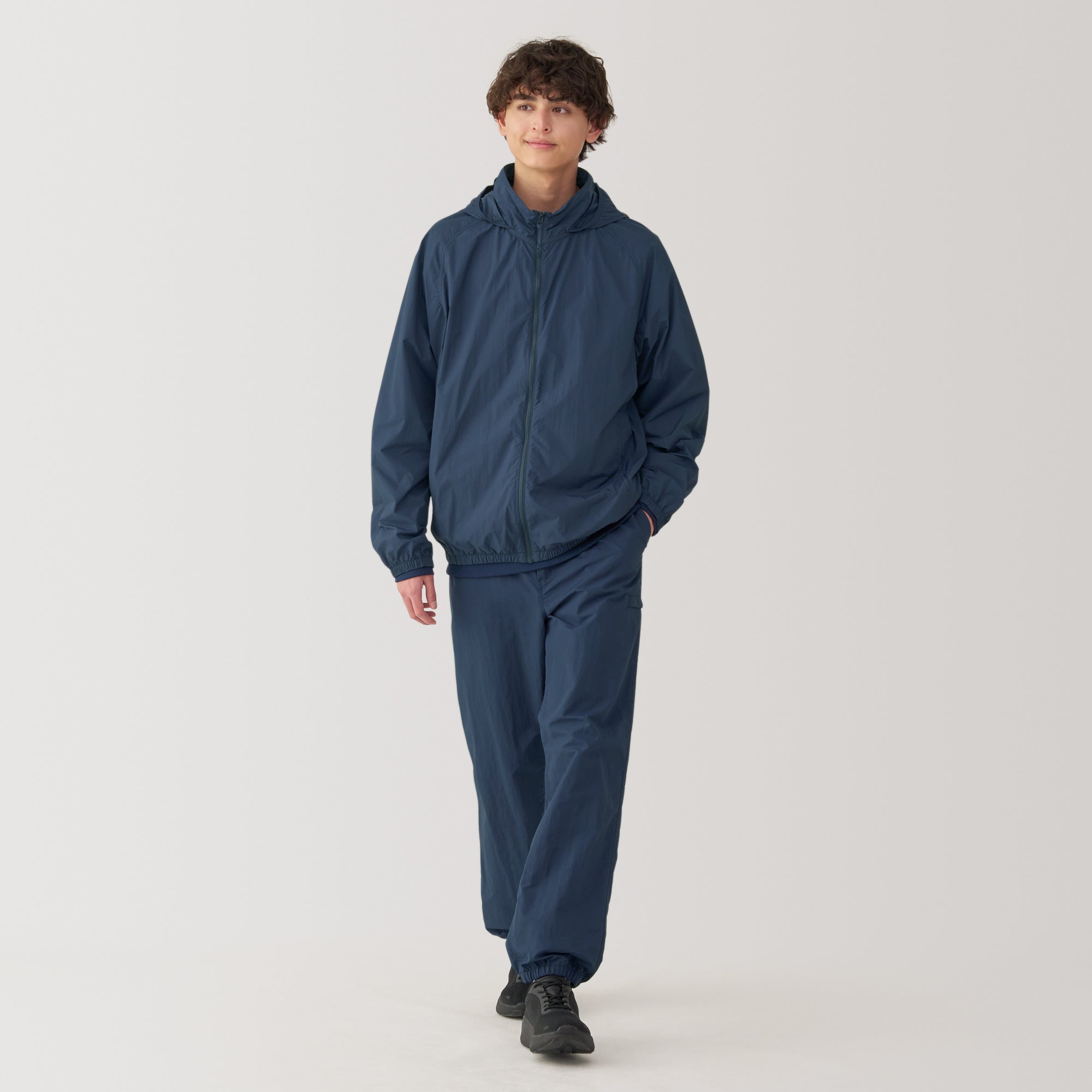 Men's Water Repellent Nylon Packable Windbreaker