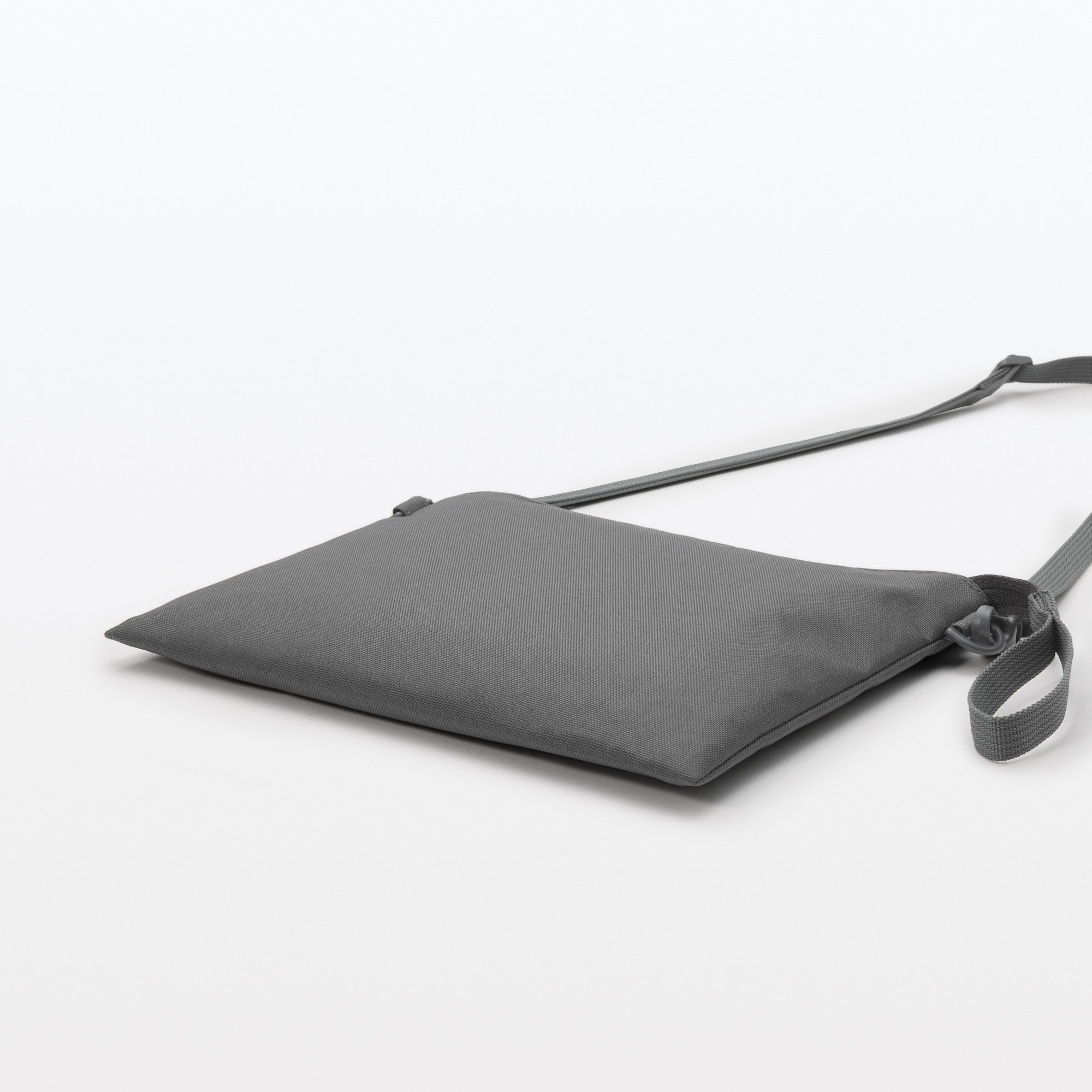 2-Way Water Repellent Sacoche
