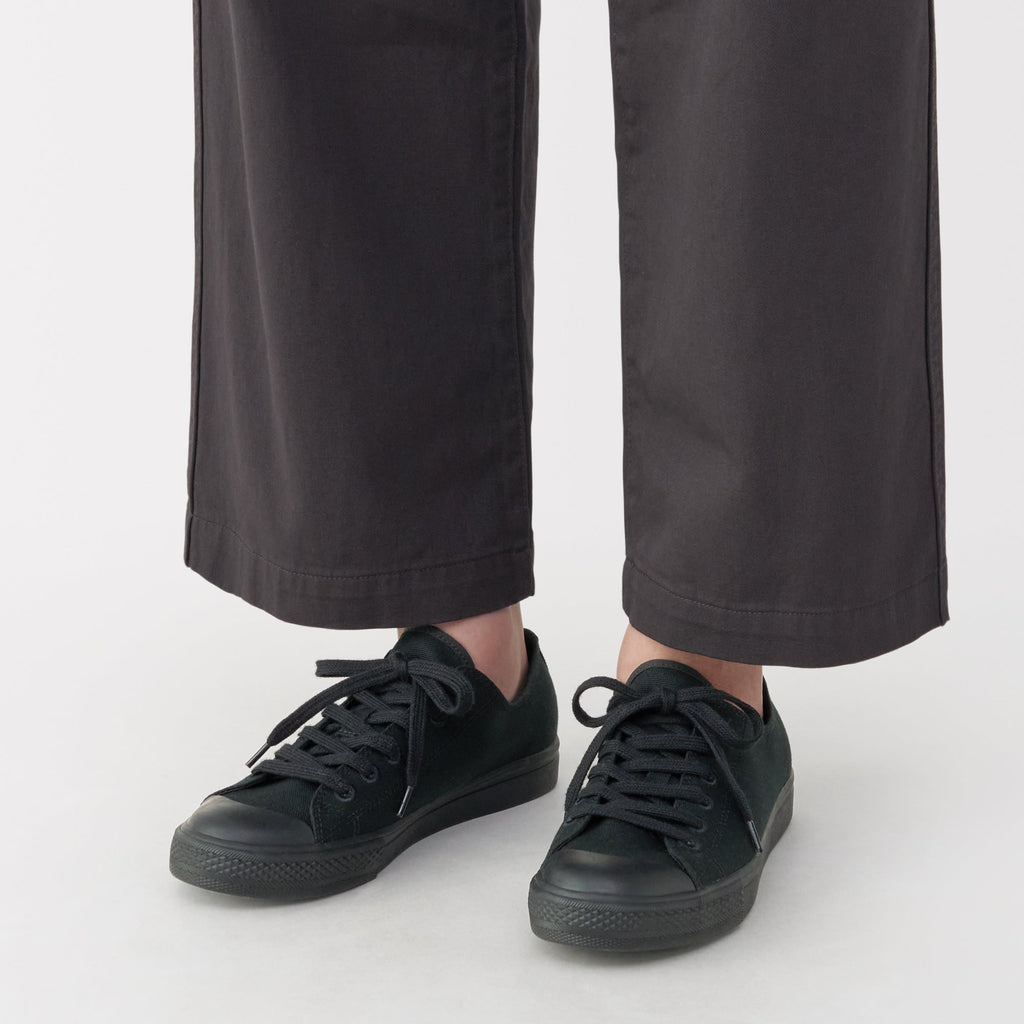 Less Tiring Sneakers Black Pattern