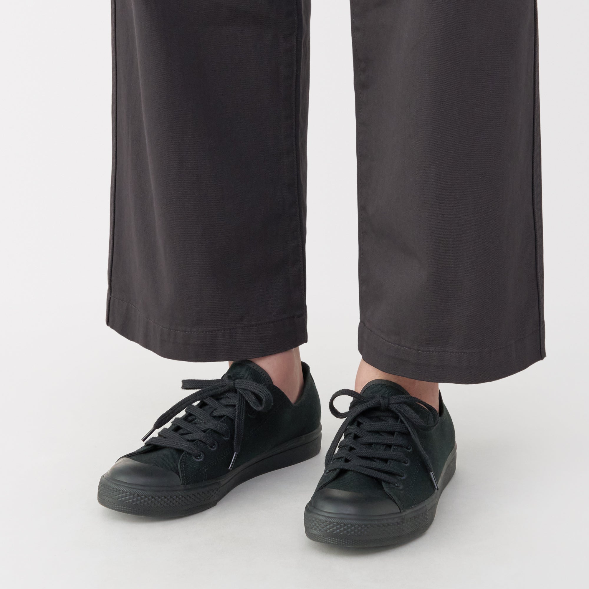 Less Tiring Sneakers Black Pattern