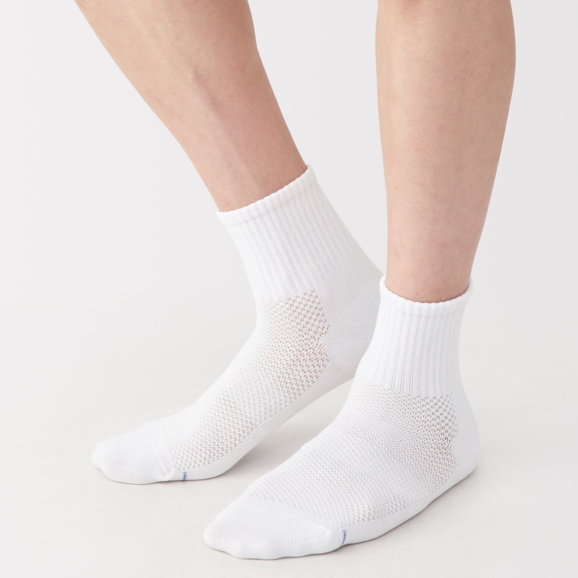 Right Angle Breathable Mesh Short Socks