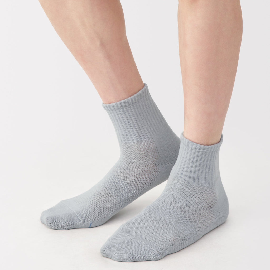 Right Angle Breathable Mesh Short Socks