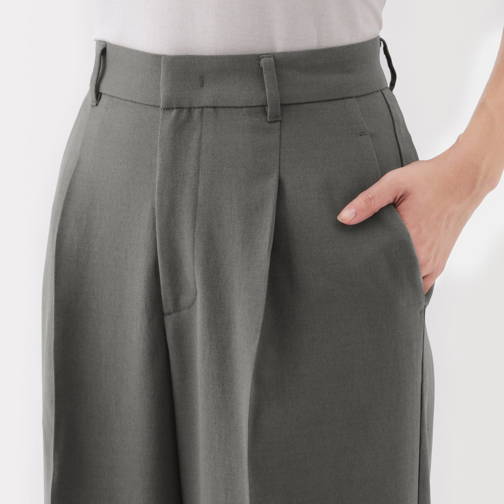 Women's Water Repellent Pleated Straight Pants