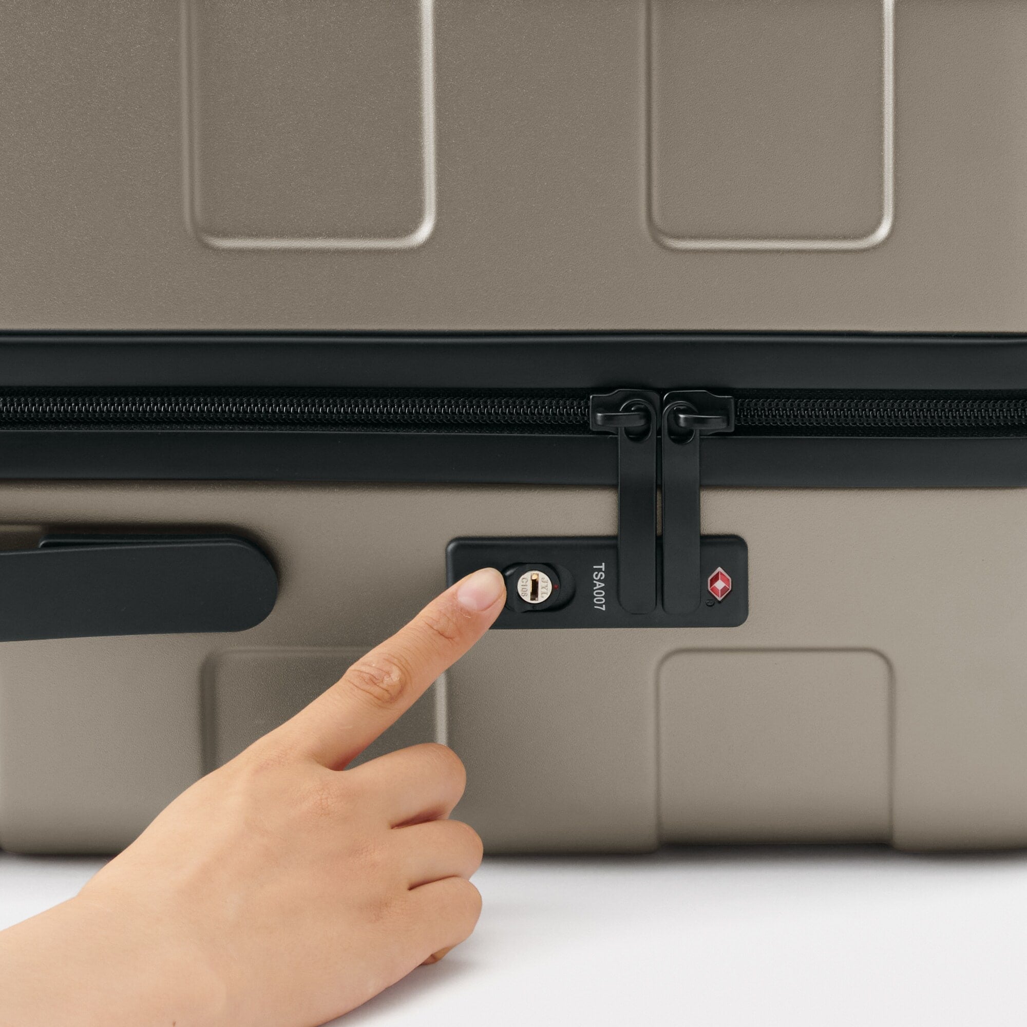 Adjustable Handle Hard Shell Suitcase 36L | Carry-On