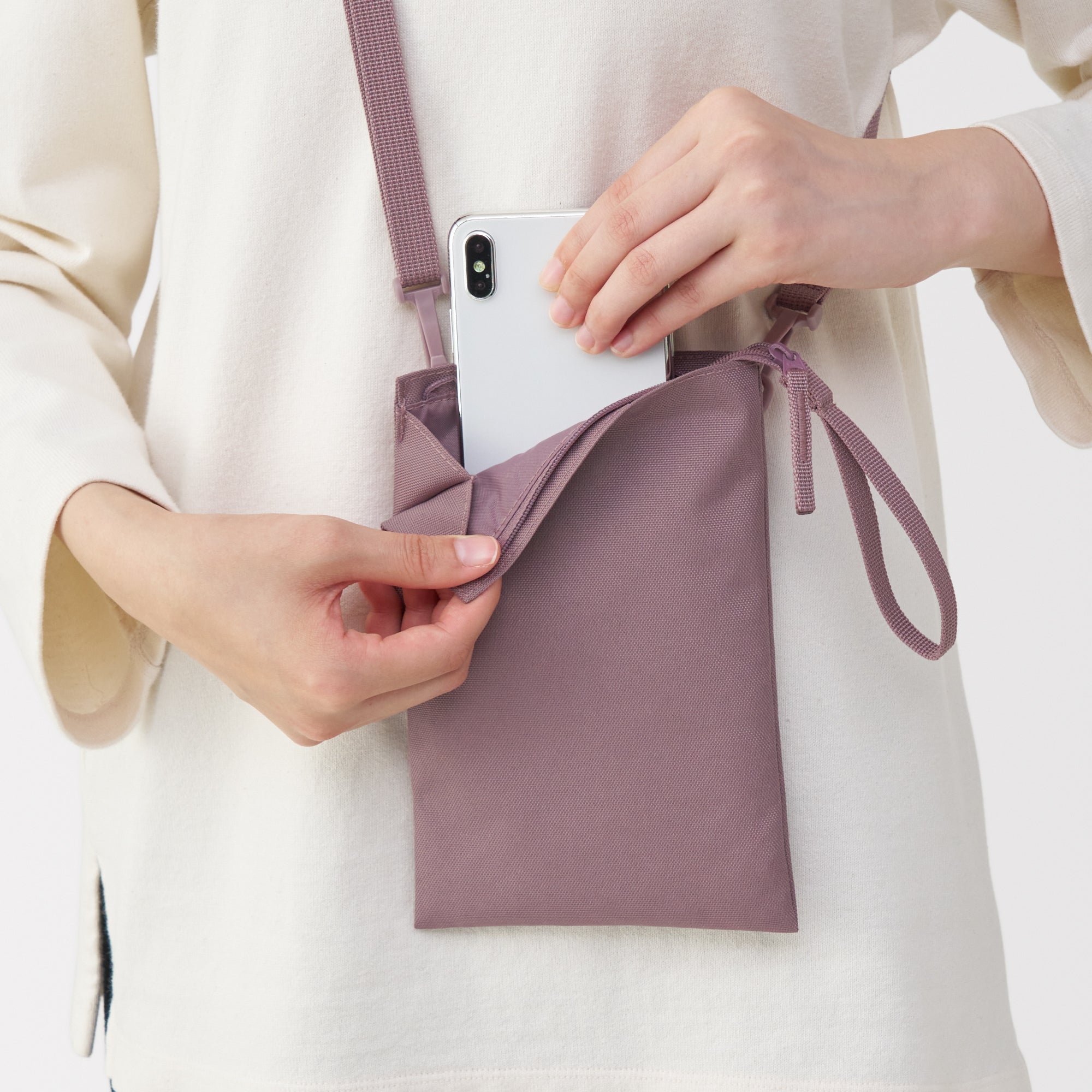Water Repellent 2-Way Mini Sacoche