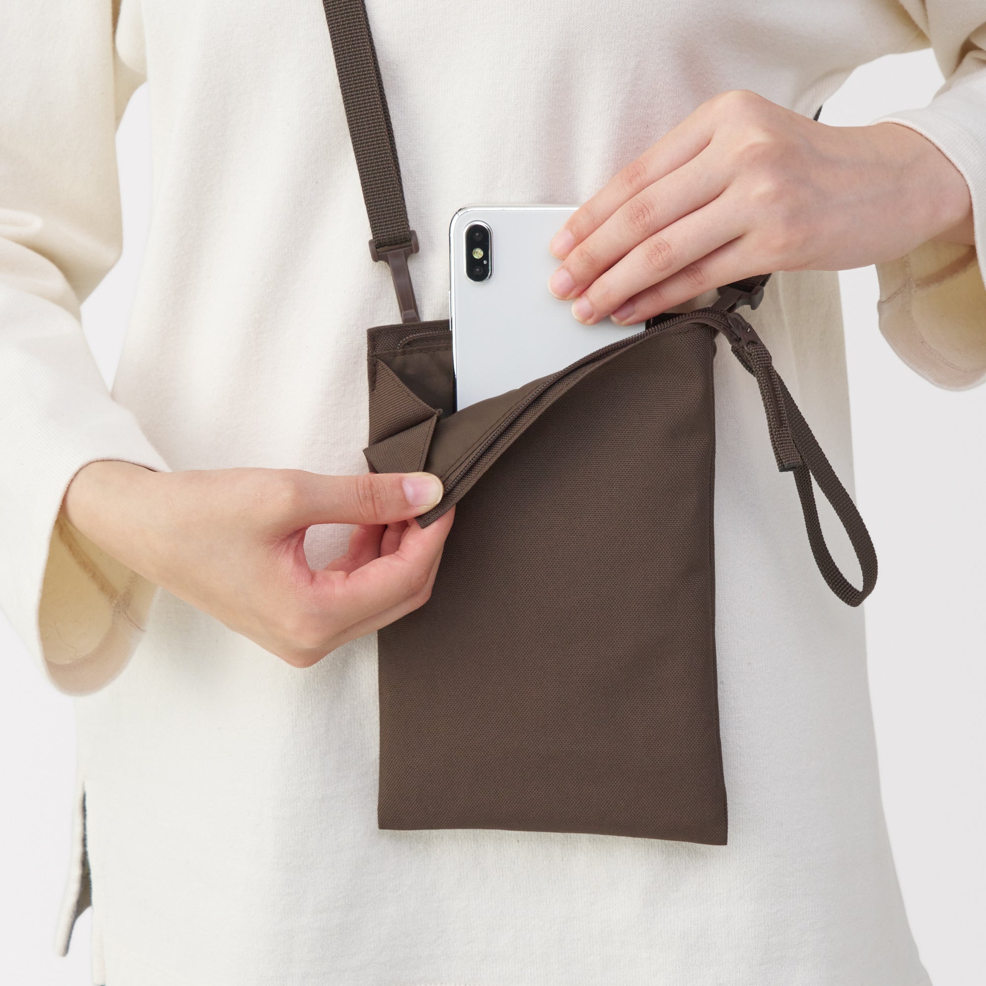 Water Repellent 2-Way Mini Sacoche