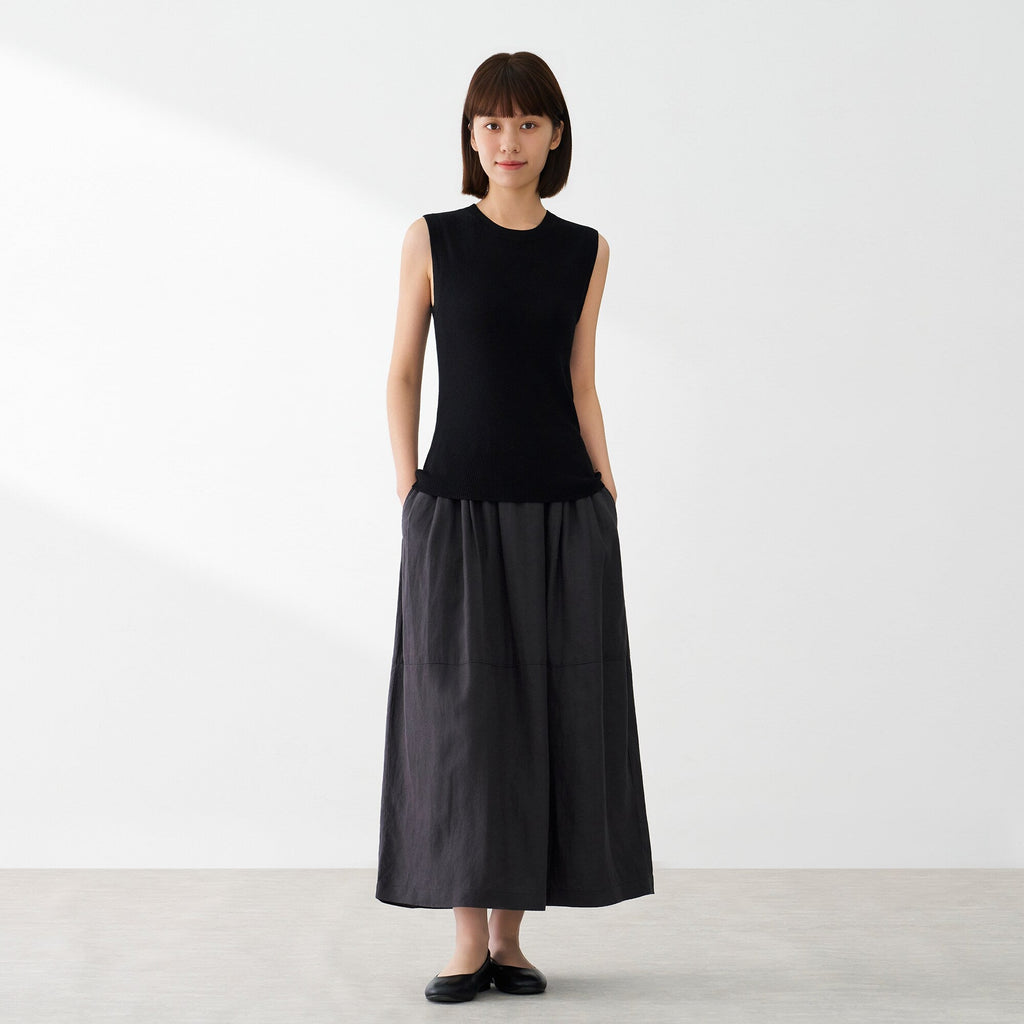 Light Knit Sleeveless Sweater