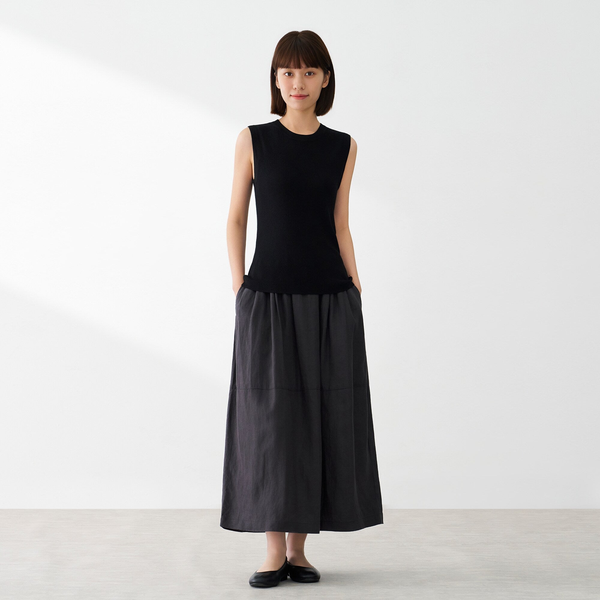 Light Knit Sleeveless Sweater