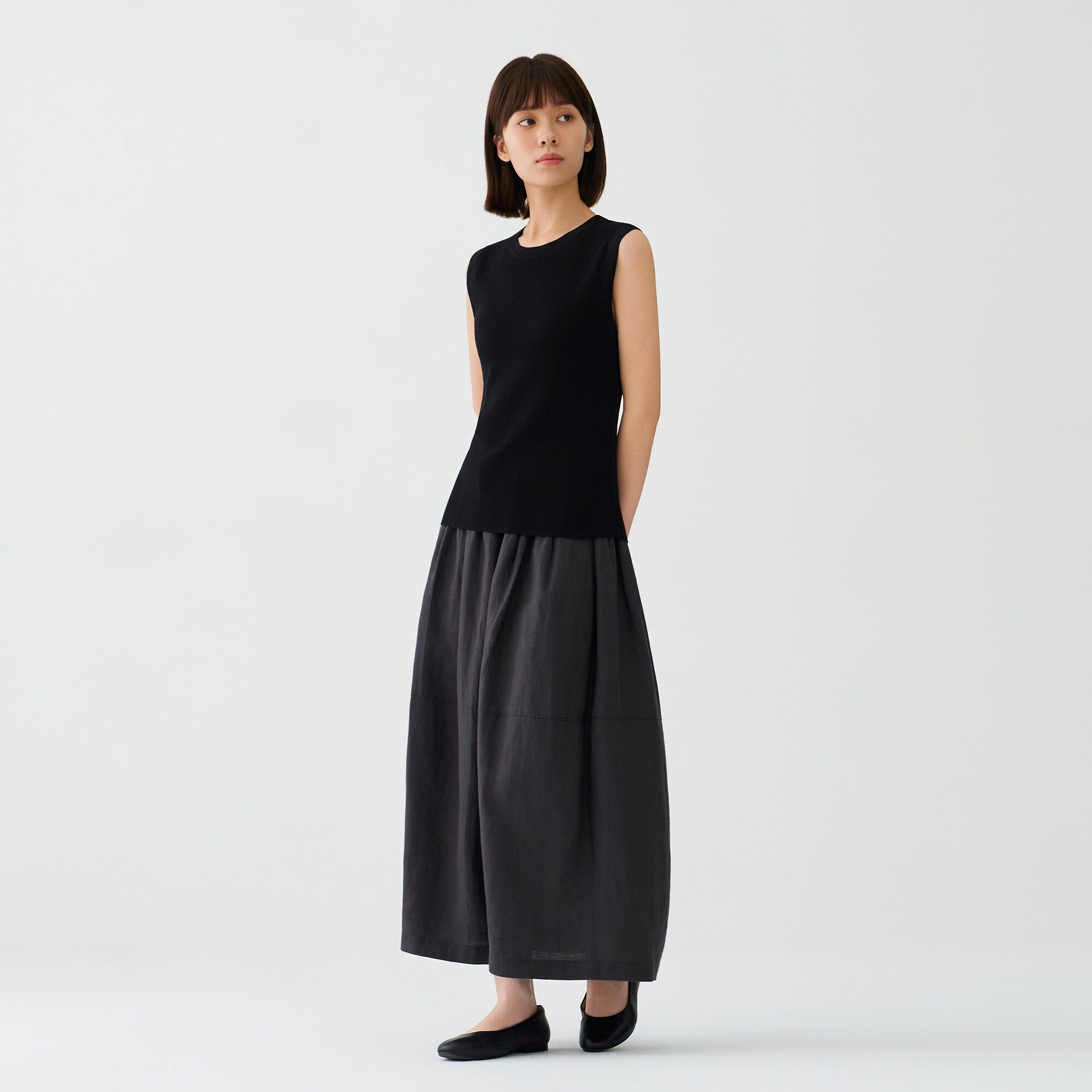 Light Knit Sleeveless Sweater