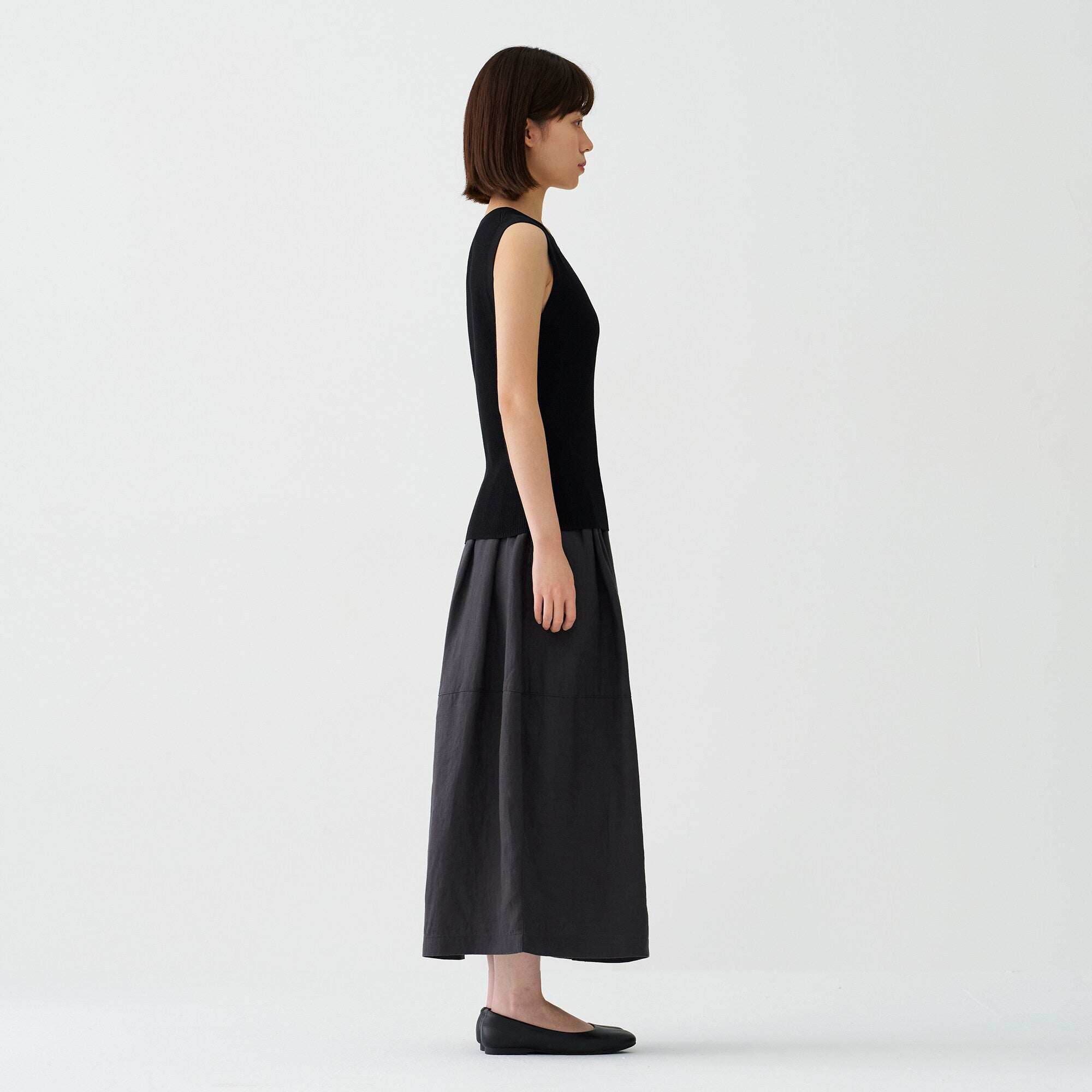 Light Knit Sleeveless Sweater
