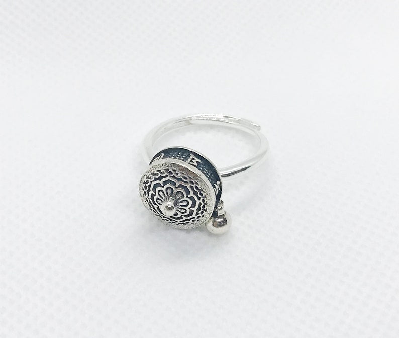 Instant Calm Ring - The Fidget Ring Spinner For Anxiety Relief.